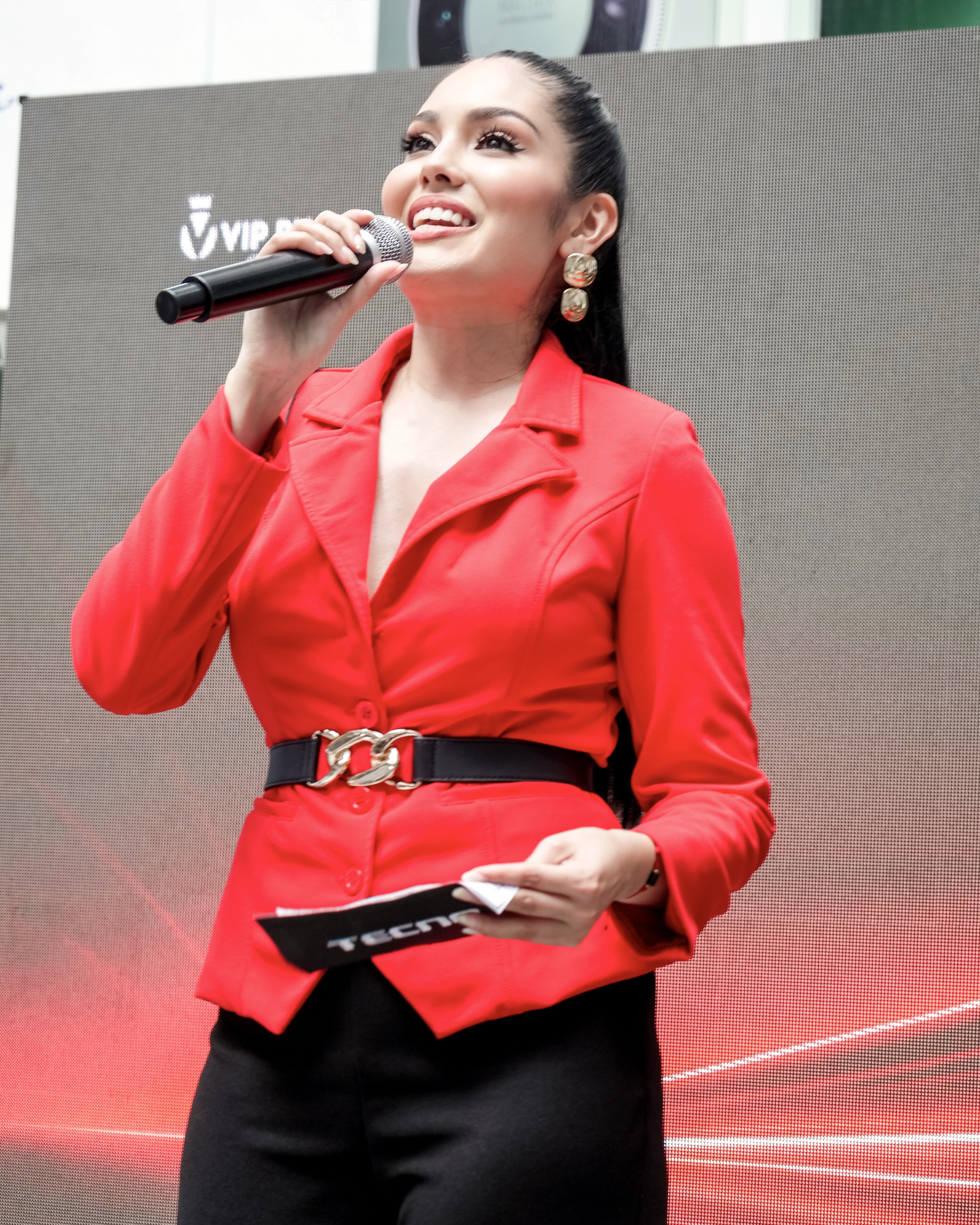 Emmy Carrero — Tecno